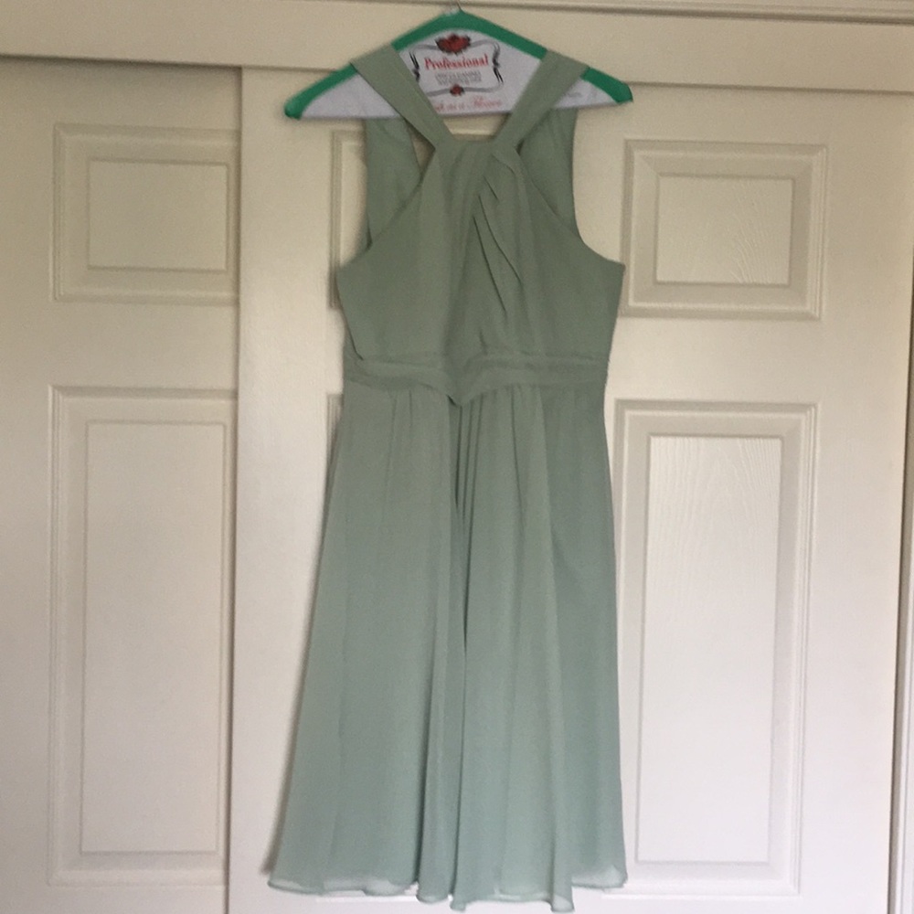 Short crinkle chiffon dress with halter